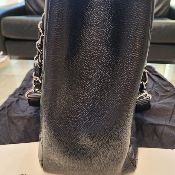 Chanel GST tote with Black hardware and Caviar leather - Picture 8 of 9